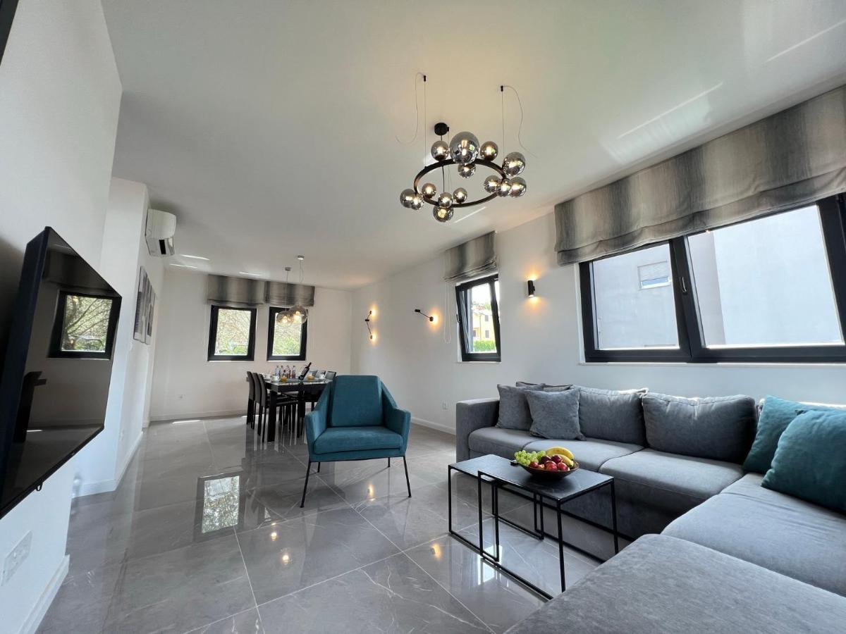 Beachfront House Olbia With Private Parking Trogir Buitenkant foto