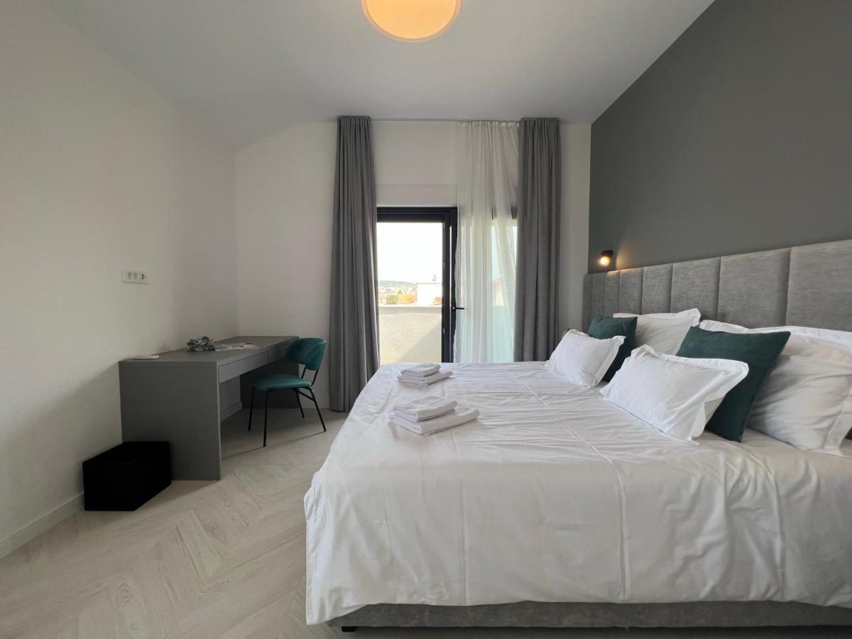 Beachfront House Olbia With Private Parking Trogir Buitenkant foto