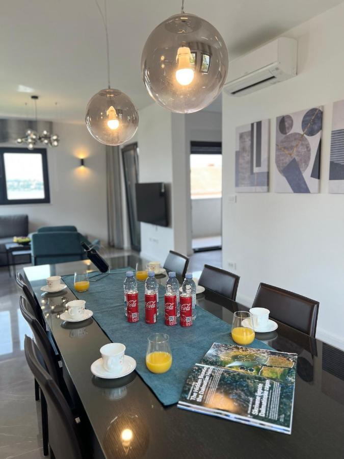 Beachfront House Olbia With Private Parking Trogir Buitenkant foto